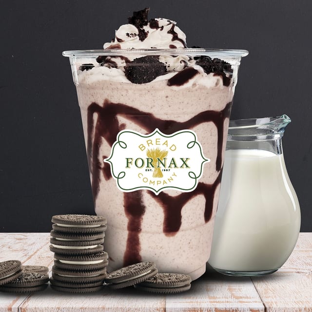 Cookie & Cream Milkshake (16 oz).